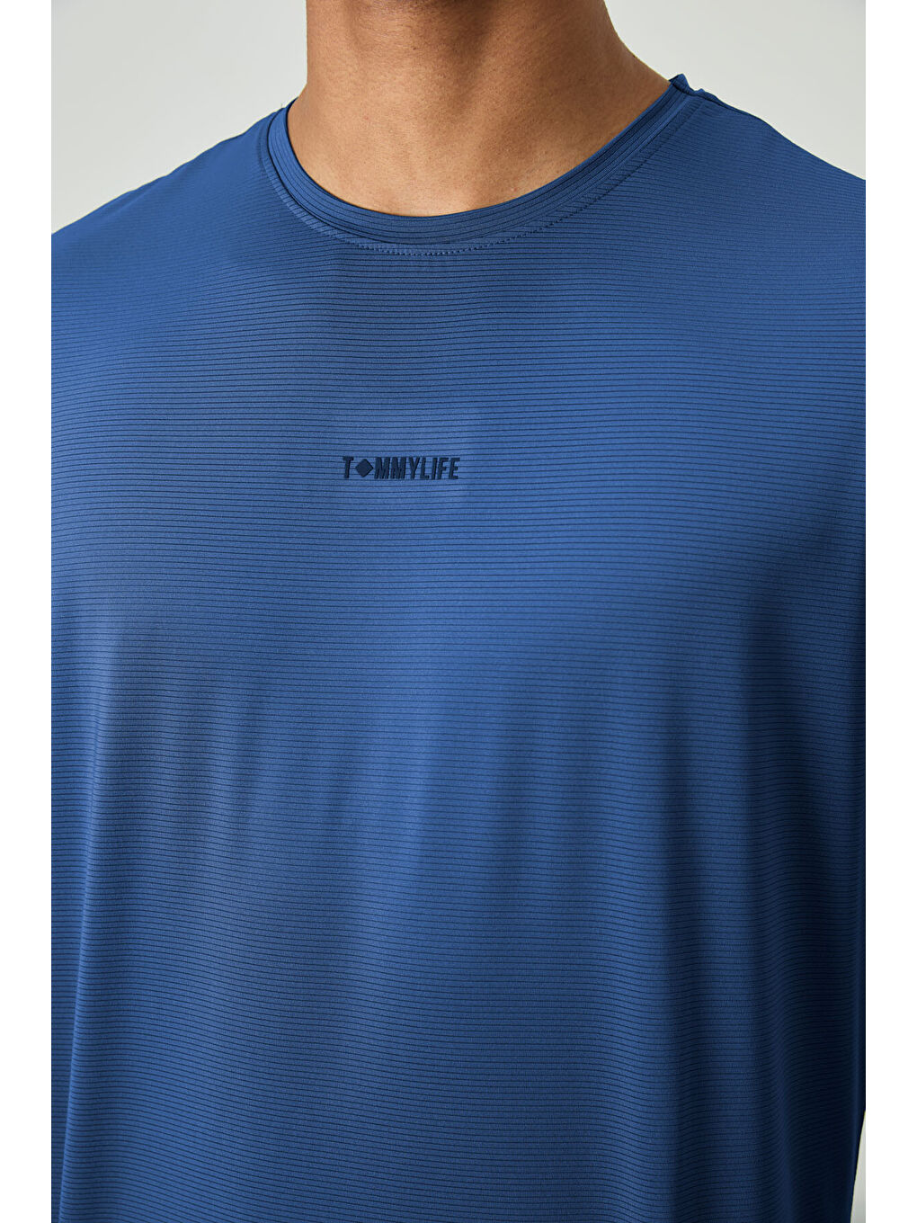 Mavi Parlament Polyester Nefes Alan Dokulu İnce Esnek Standart Fit Erkek Performans Tişört - 88384-3