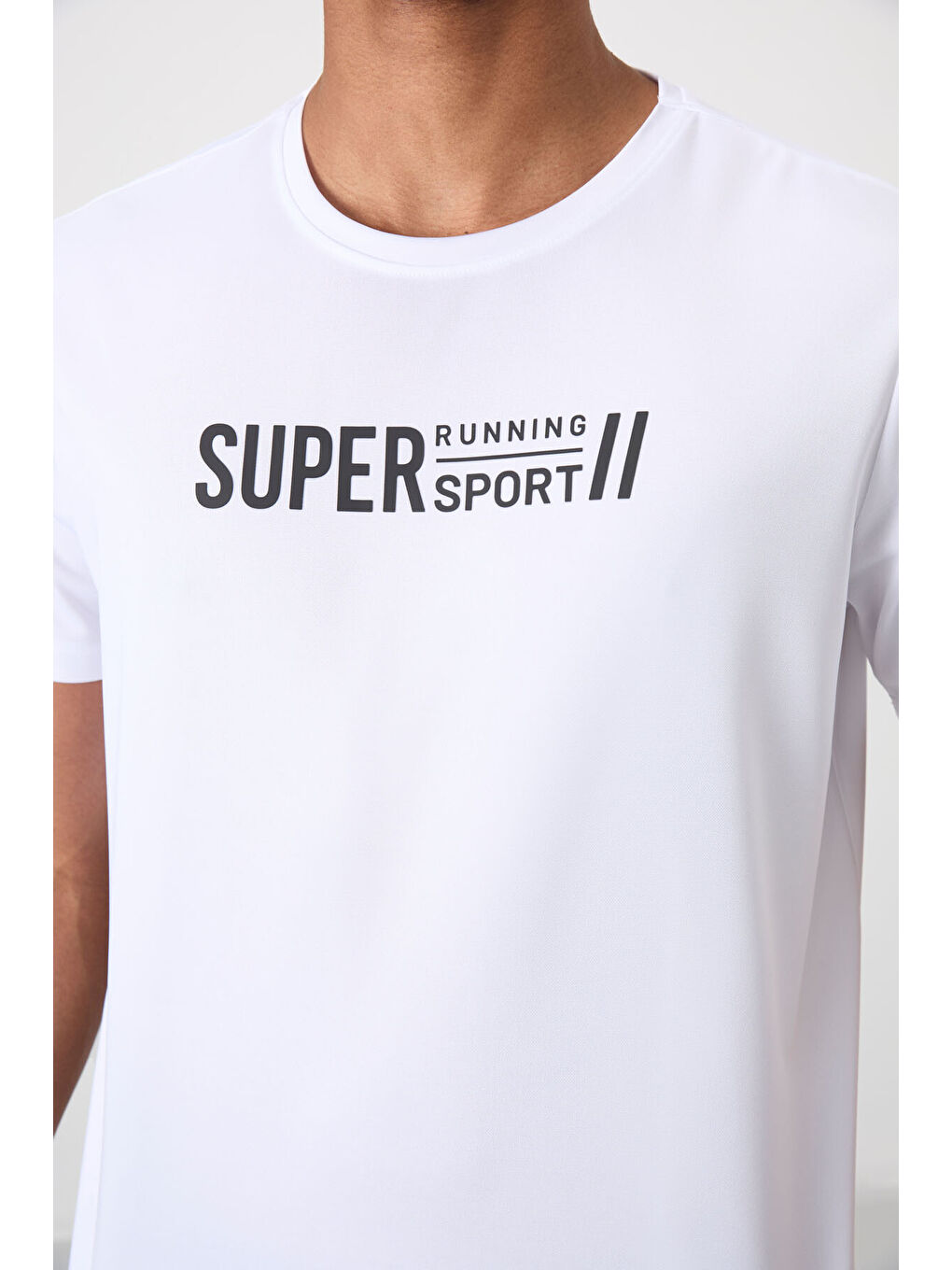 Beyaz Polyester Nefes Alan Dokulu İnce Esnek Standart Fit Erkek Performans Tişört - 88385-2