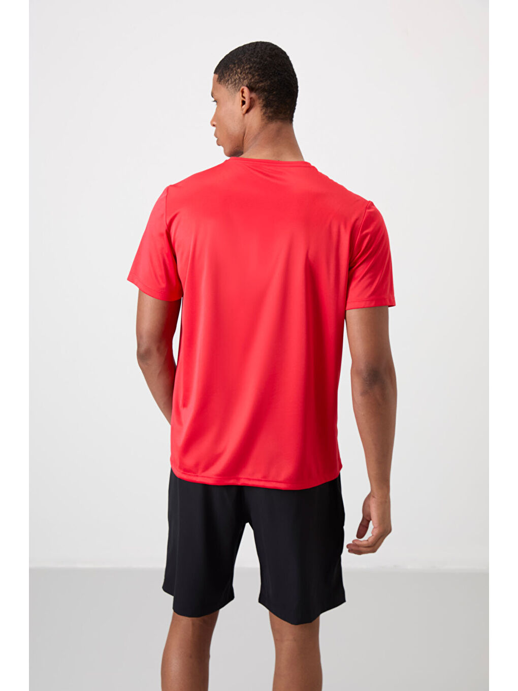 Kırmızı Polyester Nefes Alan Dokulu İnce Esnek Standart Fit Erkek Performans Tişört - 88385-4