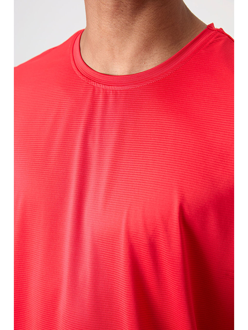 Kırmızı Polyester Nefes Alan Dokulu İnce Esnek Standart Fit Erkek Performans Tişört - 88383-2