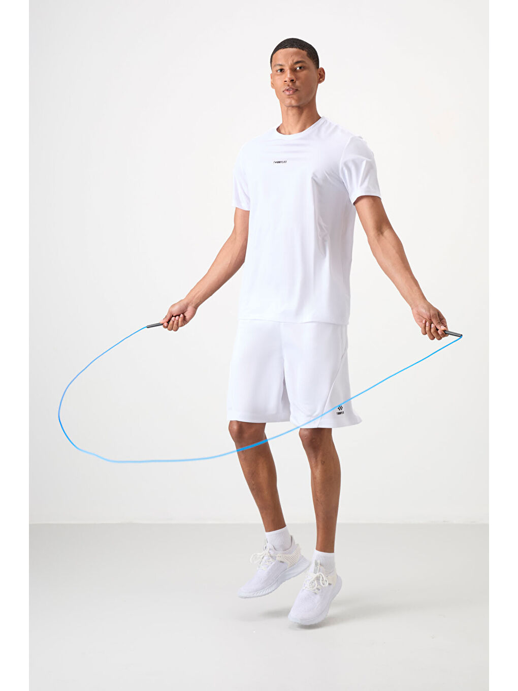 Beyaz Polyester Nefes Alan Dokulu İnce Esnek Standart Fit Erkek Performans Tişört - 88384