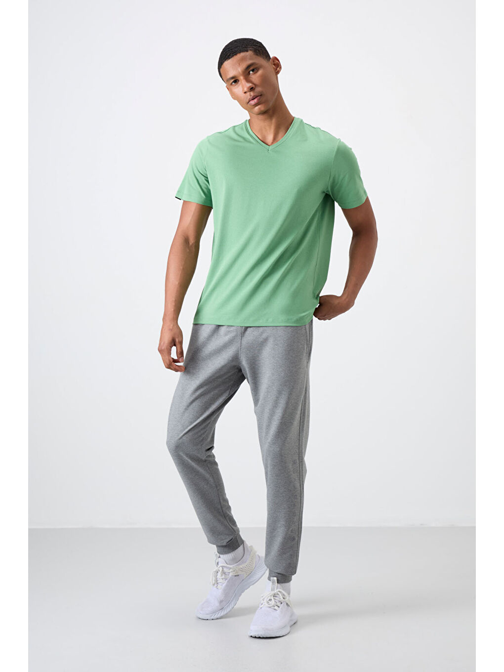 Gri Gb Melanj Pamuk Yumuşak Dokulu Standart Fit Nakışlı  Eşofman Alt - 82133-2