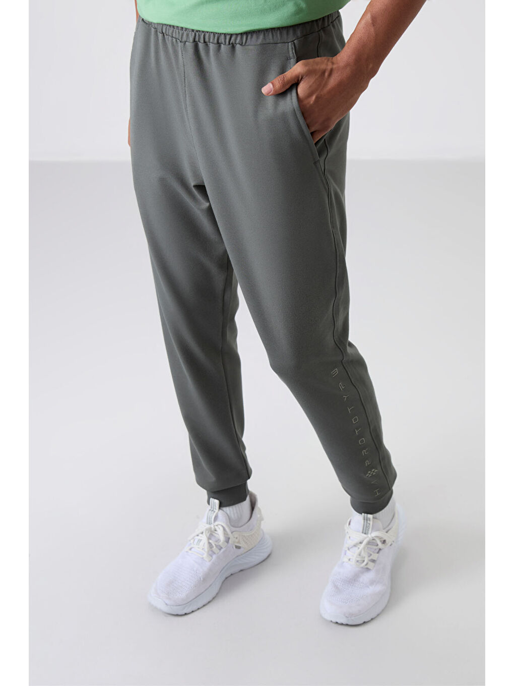 Haki Pamuk Yumuşak Dokulu Standart Fit Nakışlı  Eşofman Alt - 82133-3