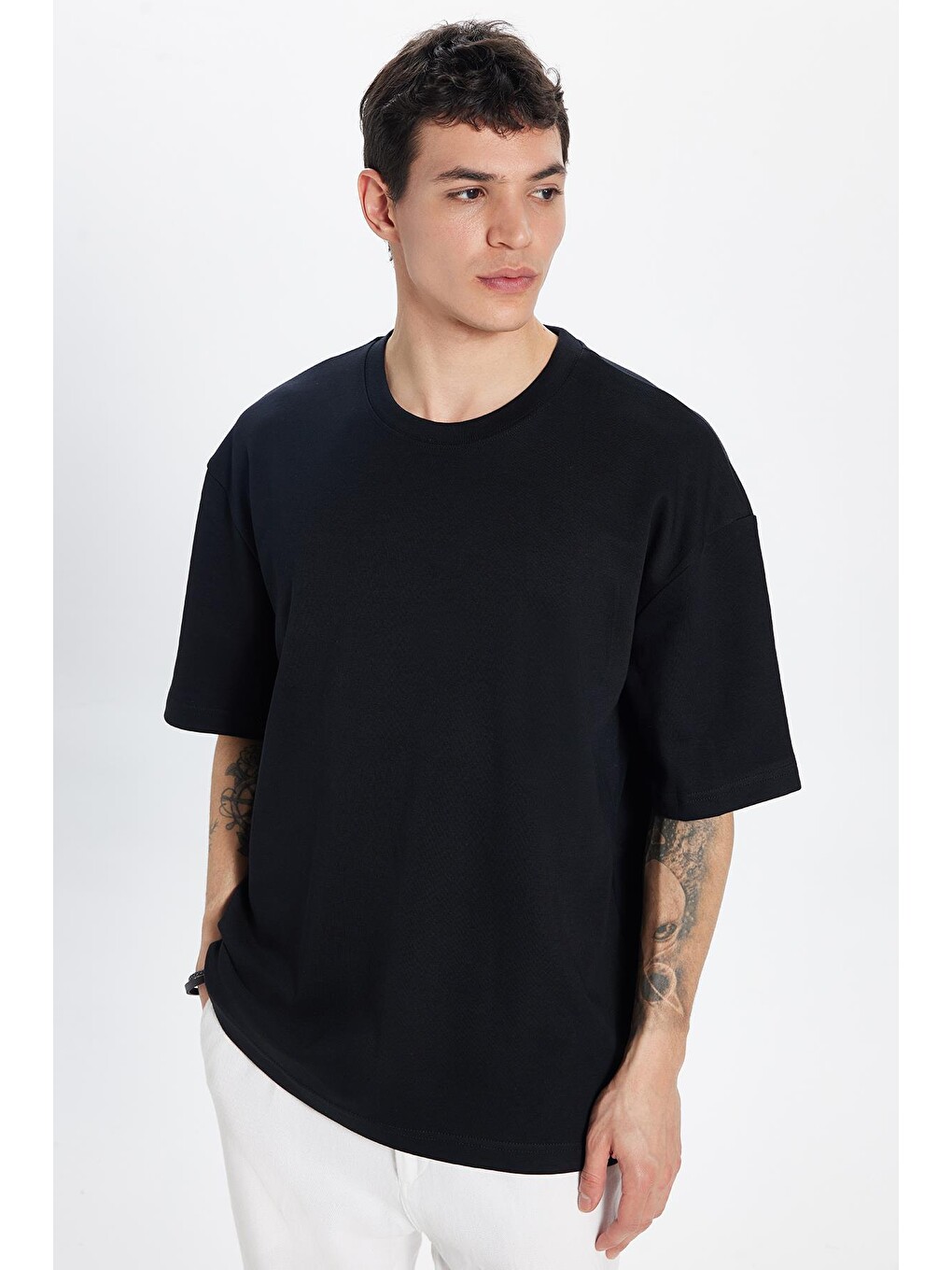 Unisex Oversize Geniş Kesim Pamuklu Yumuşak Dokulu Basic Bisiklet Yaka Siyah Tişört-2