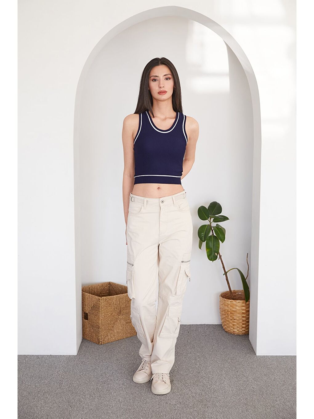 Bej Beli Kemerli Kargo Cepli Pantolon-1