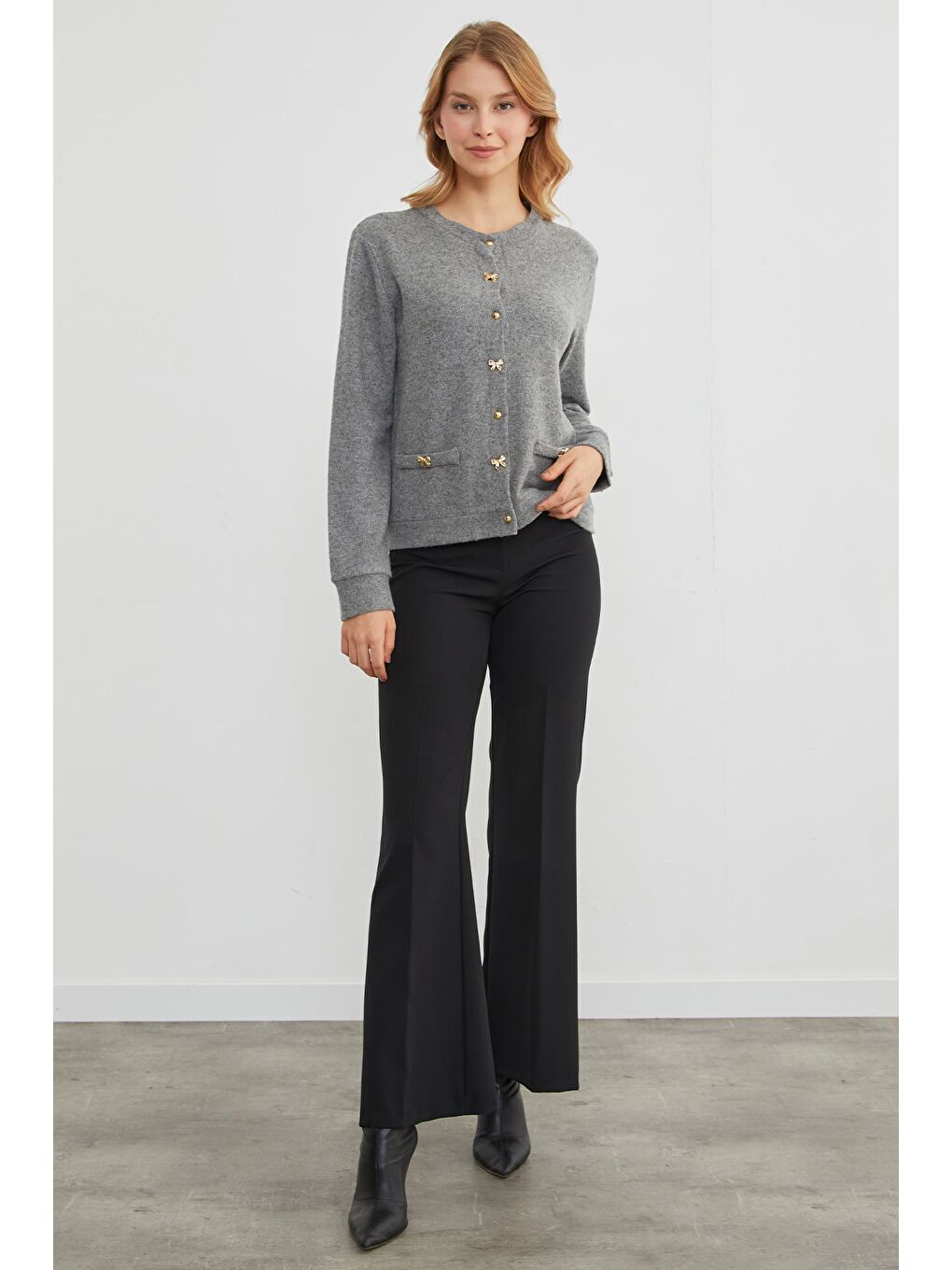 Gri Fiyonk Düğmeli Cepli Triko Hırka-2