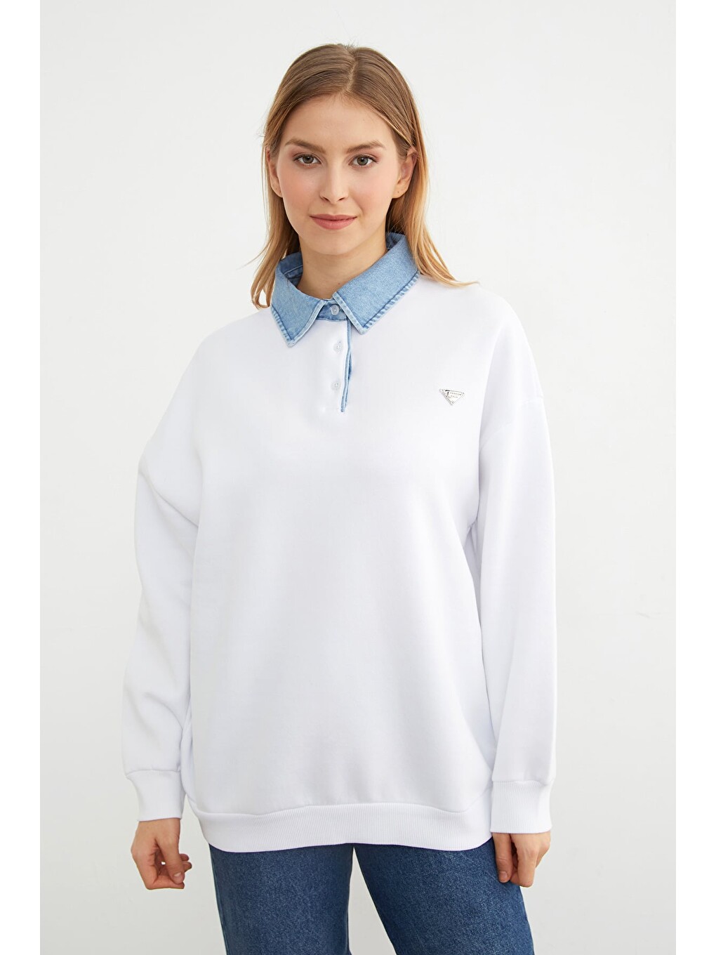 Beyaz 3 İplik Jean Garnili Metal Aksesuarlı Sweatshirt-2