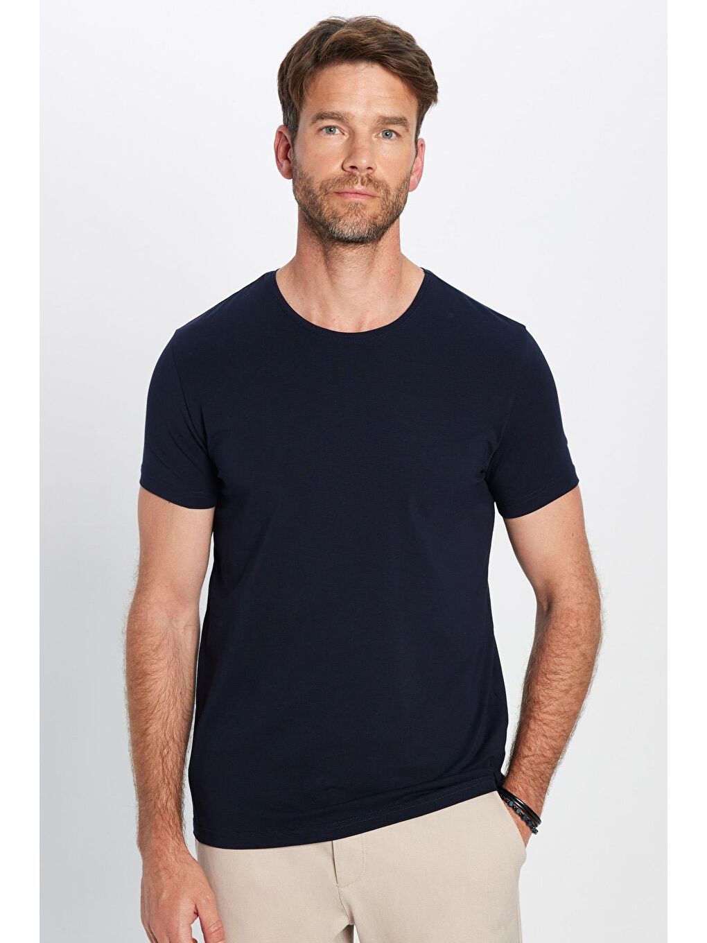 Erkek Slim Fit Dar Kesim Pamuklu Yumuşak Dokulu Esnek Kumaş Düz Basic Lacivert Bisiklet Yaka Tişört-1