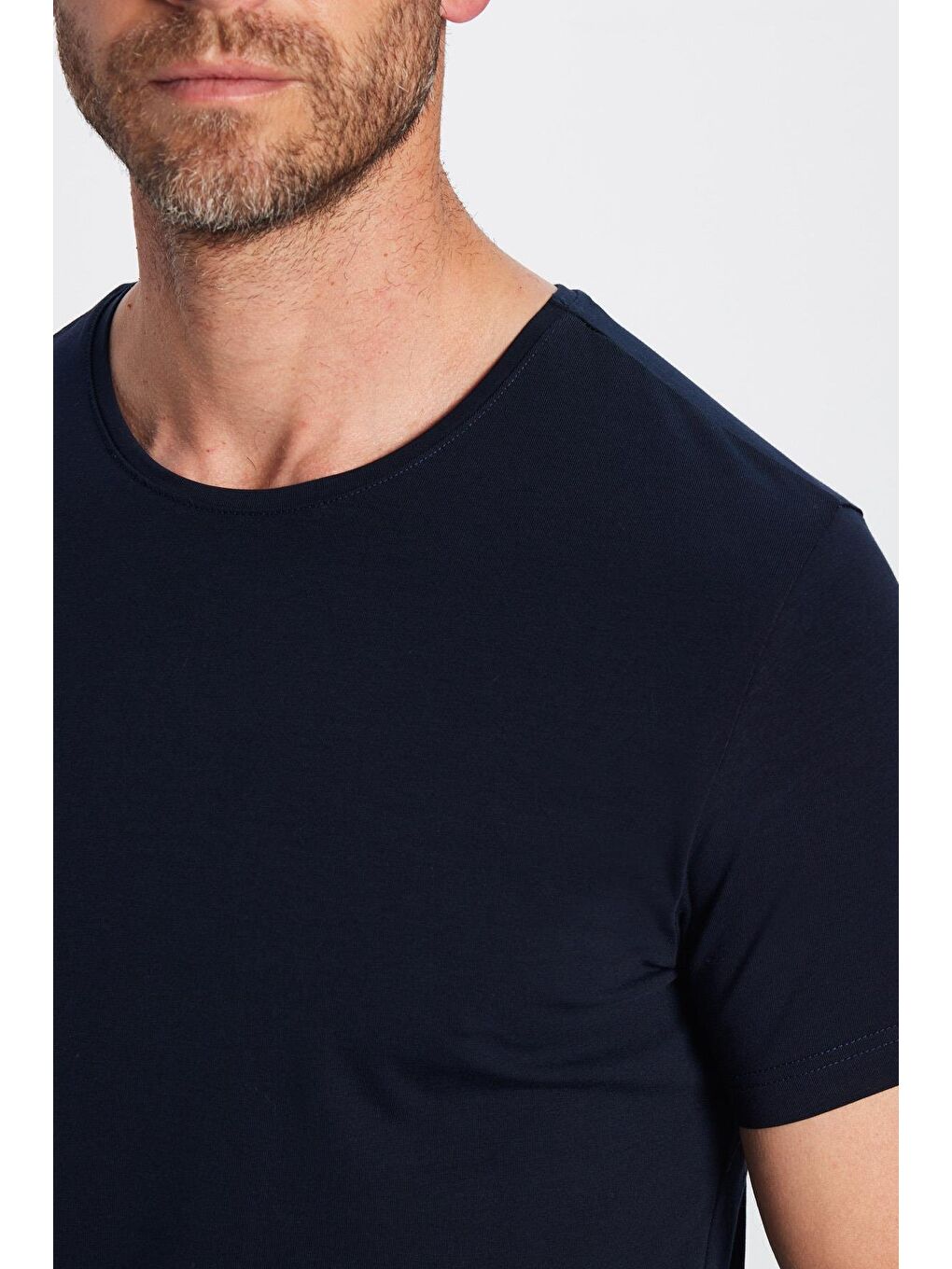 Erkek Slim Fit Dar Kesim Pamuklu Yumuşak Dokulu Esnek Kumaş Düz Basic Lacivert Bisiklet Yaka Tişört-2