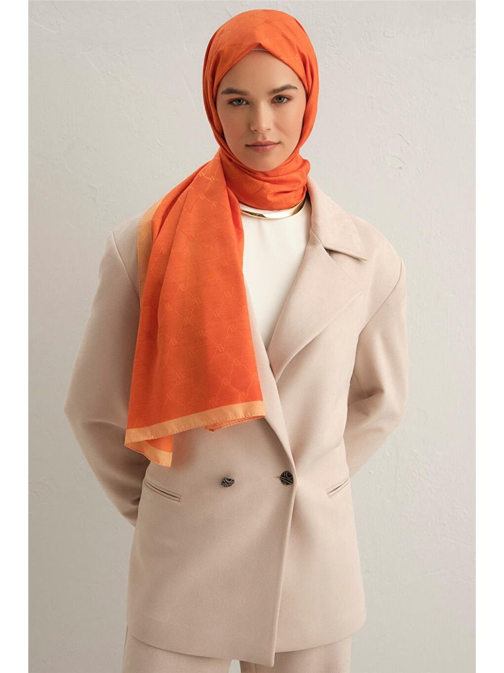 Turuncu Trend Monogram Şal 2 118 115