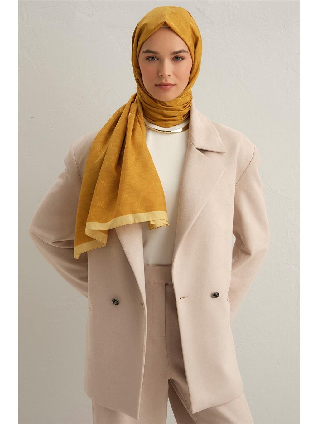 Sarı Trend Monogram Şal 2 117
