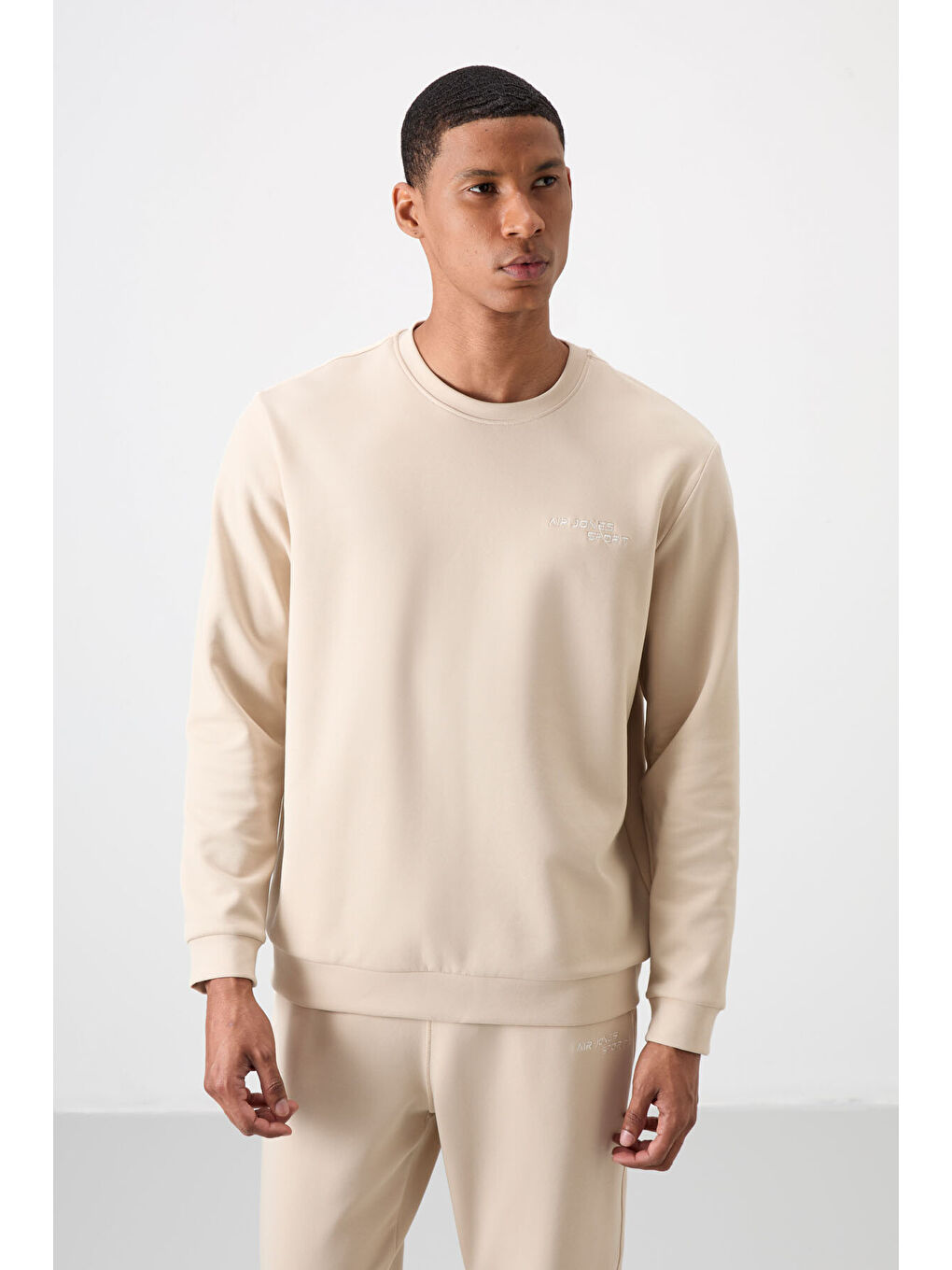 Bej Pamuklu Kalın Yumuşak Dokulu Comfort Fit Nakışlı Erkek Eşofman Takım - 85254-1