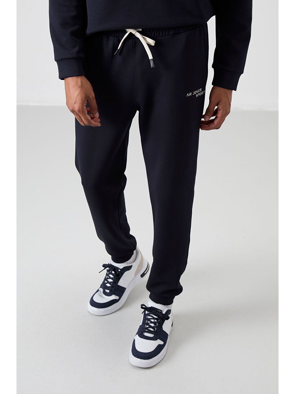 Lacivert Pamuklu Kalın Yumuşak Dokulu Comfort Fit Nakışlı Erkek Eşofman Takım - 85254-2