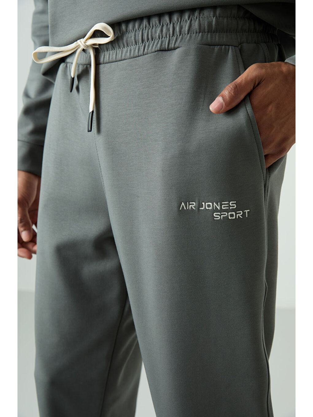 Haki Pamuklu Kalın Yumuşak Dokulu Comfort Fit Nakışlı Erkek Eşofman Takım - 85254-3