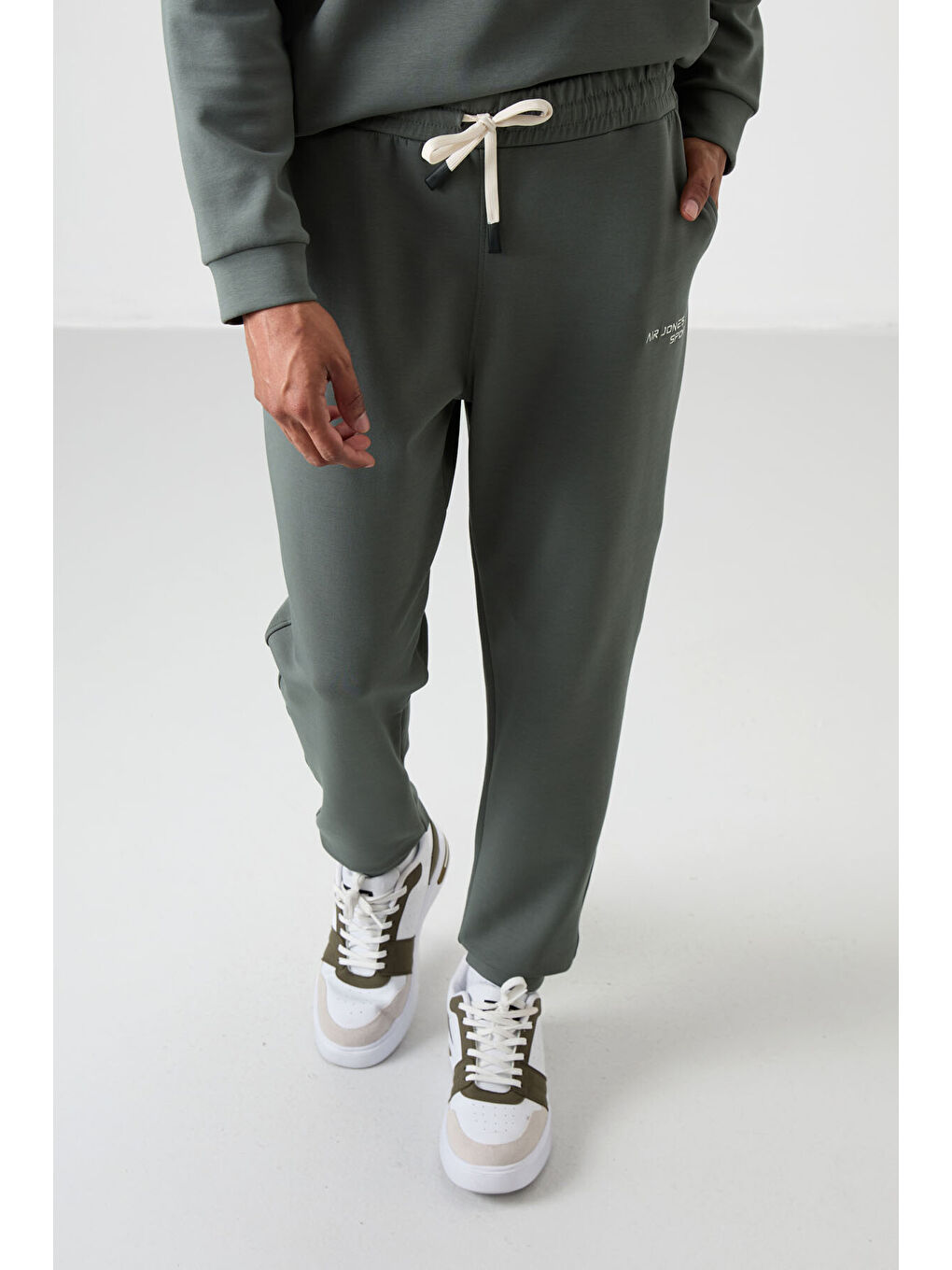 Haki Pamuklu Kalın Yumuşak Dokulu Comfort Fit Nakışlı Erkek Eşofman Takım - 85254-4