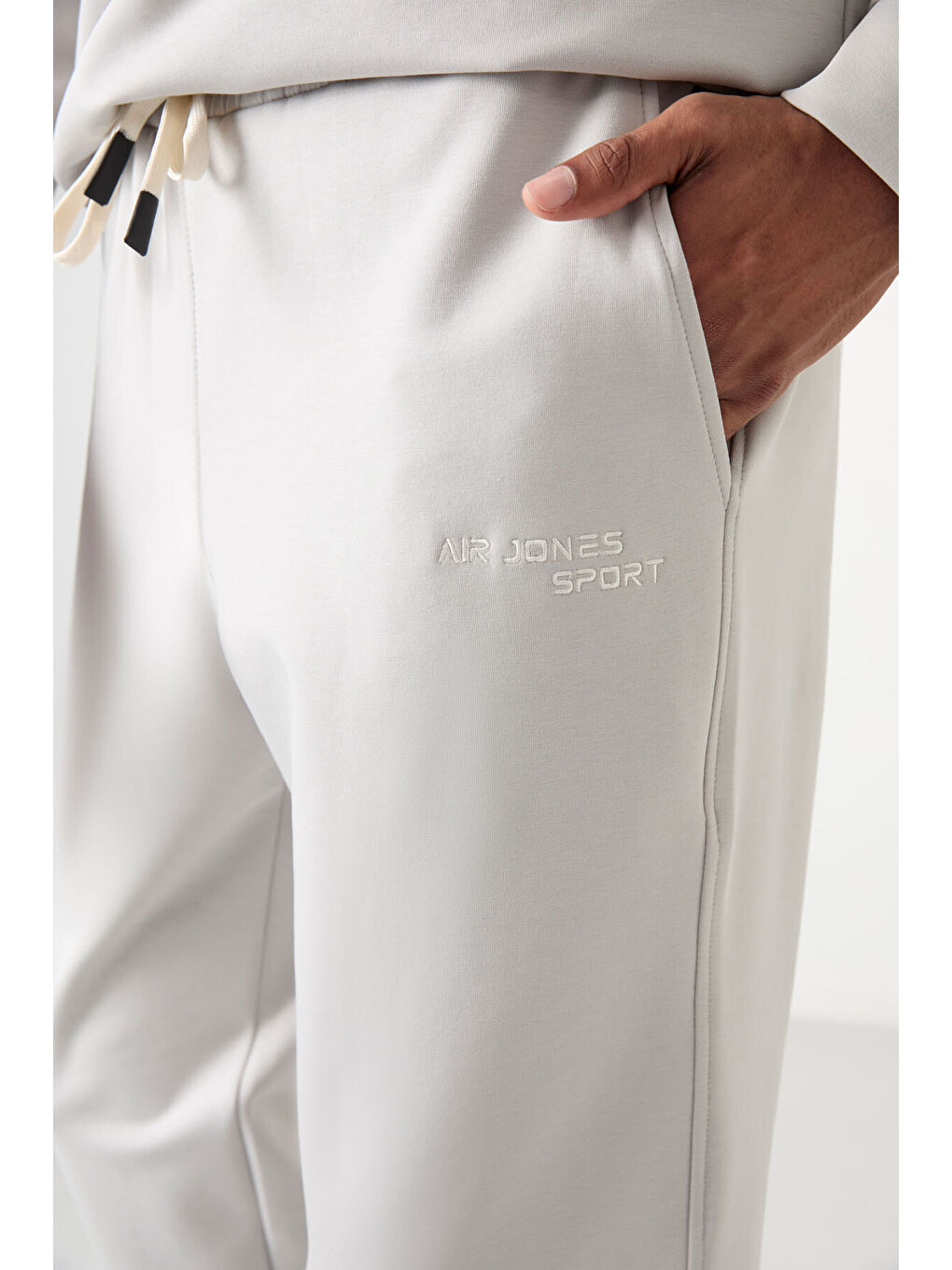 Bej Pamuklu Kalın Yumuşak Dokulu Comfort Fit Nakışlı Erkek Eşofman Takım - 85254-3