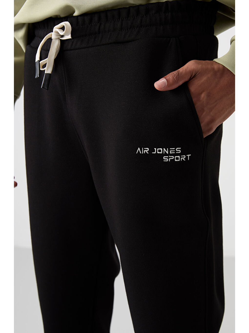 Siyah Pamuklu Kalın Yumuşak Dokulu Comfort Fit Nakışlı Erkek Eşofman Takım - 85254-3