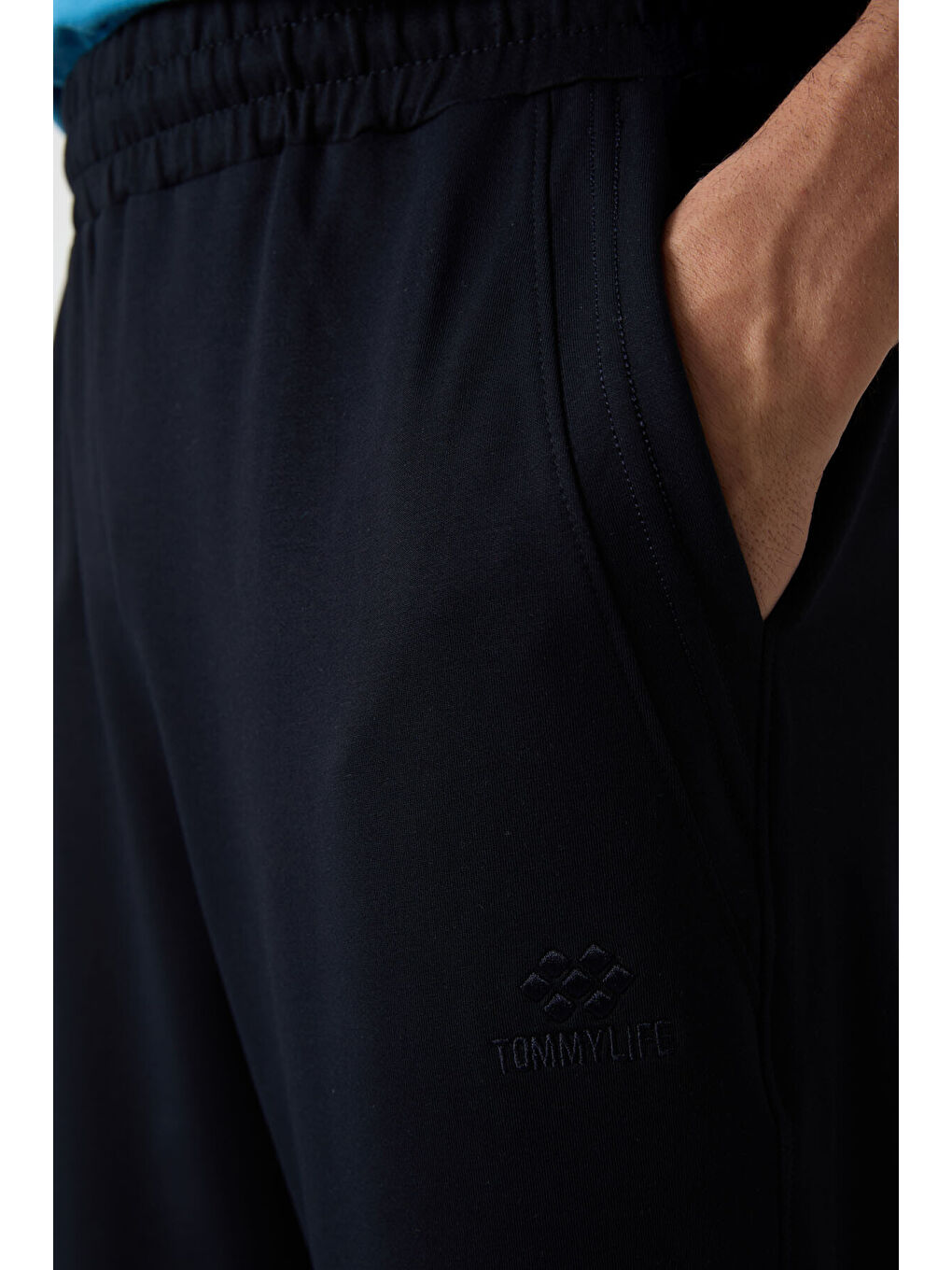 Lacivert Pamuklu Yumuşak Dokulu Standart Fit Nakışlı Erkek Kapri - 83102-2