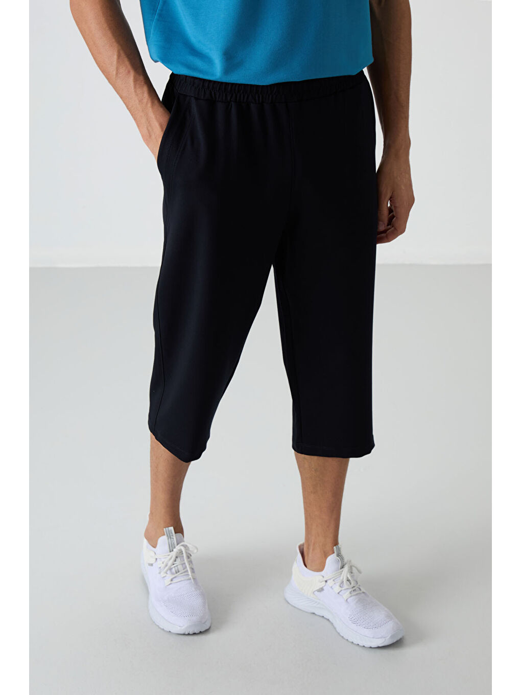 Lacivert Pamuklu Yumuşak Dokulu Standart Fit Nakışlı Erkek Kapri - 83102-3