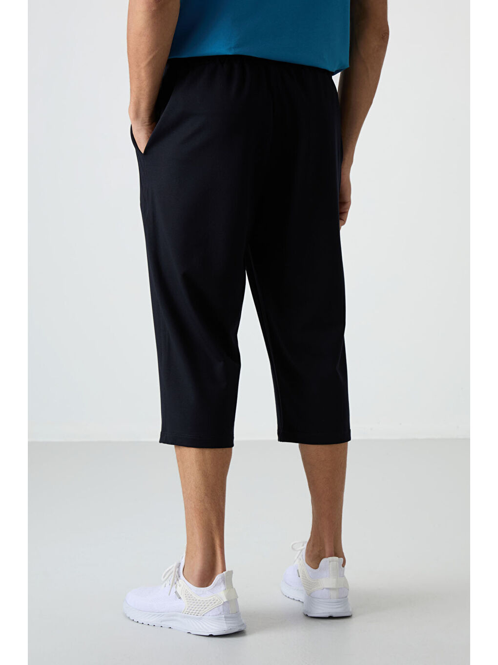 Lacivert Pamuklu Yumuşak Dokulu Standart Fit Nakışlı Erkek Kapri - 83102-4