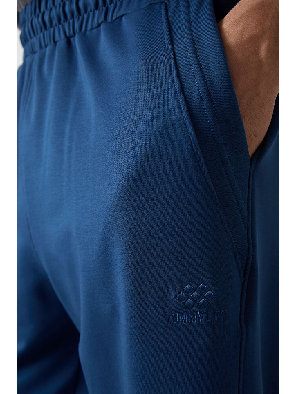 Lacivert Parlament Pamuklu Yumuşak Dokulu Standart Fit Nakışlı Erkek Kapri - 83102-2