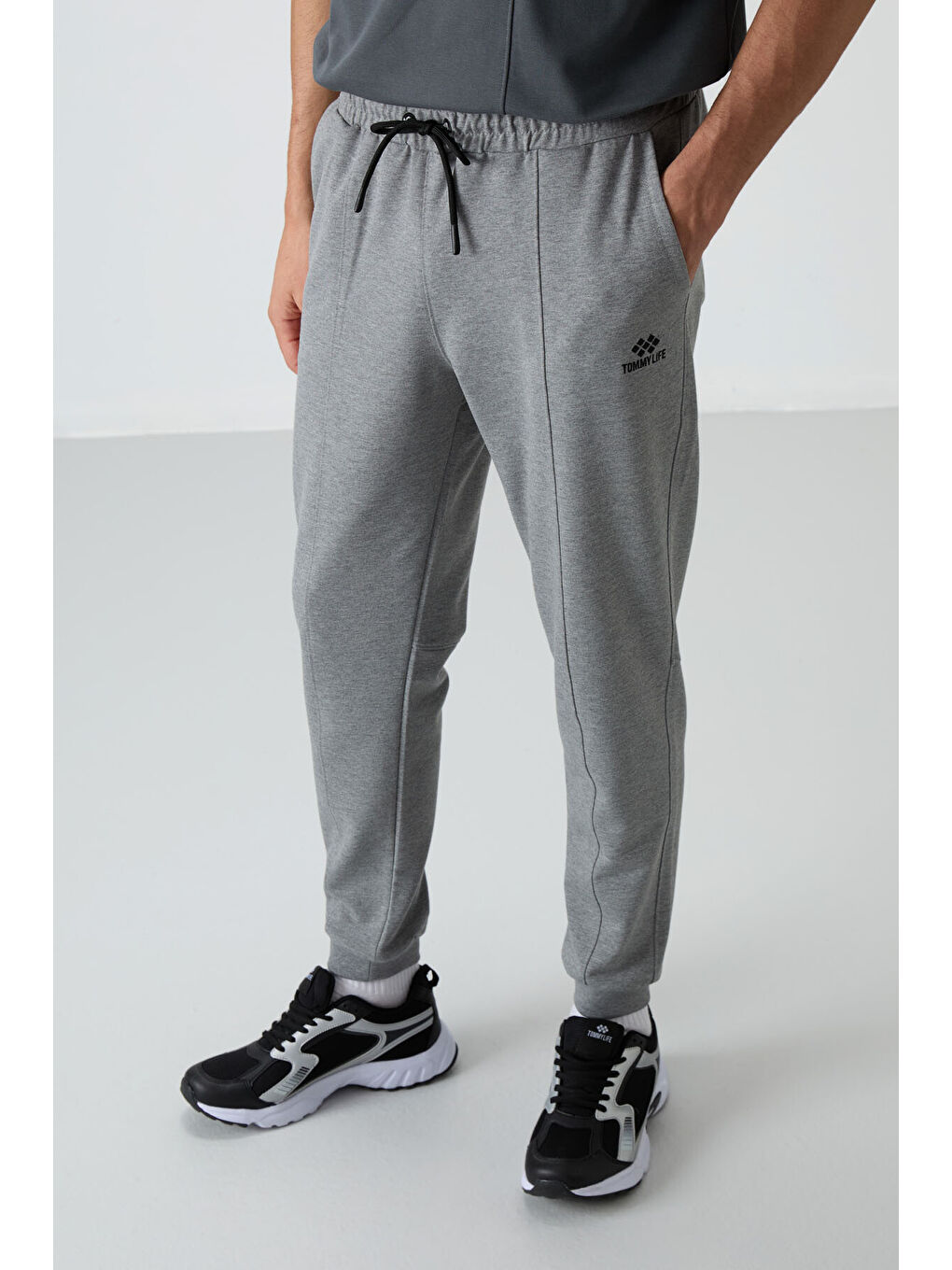 Gri Melanj Pamuklu Yumuşak Dokulu Comfort Fit Nakışlı  Jogger - 82123