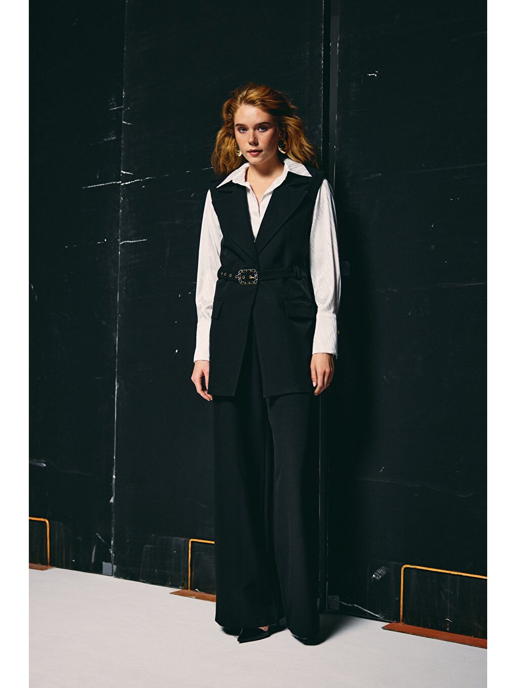 Kemer Detaylı Yelek - Siyah-2