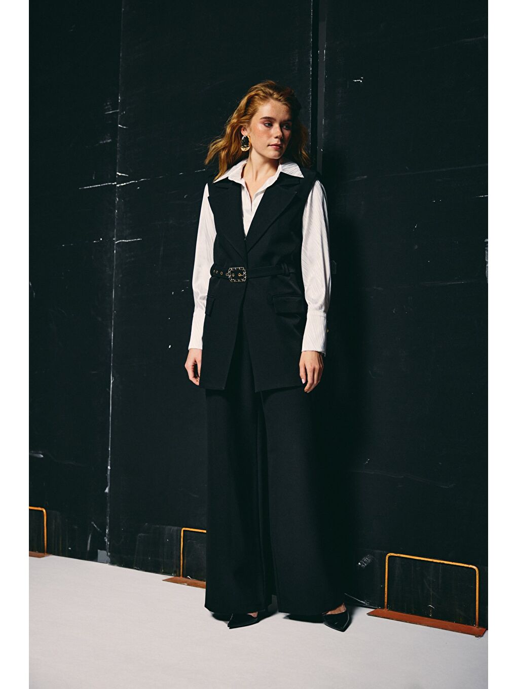 Kemer Detaylı Yelek - Siyah-3