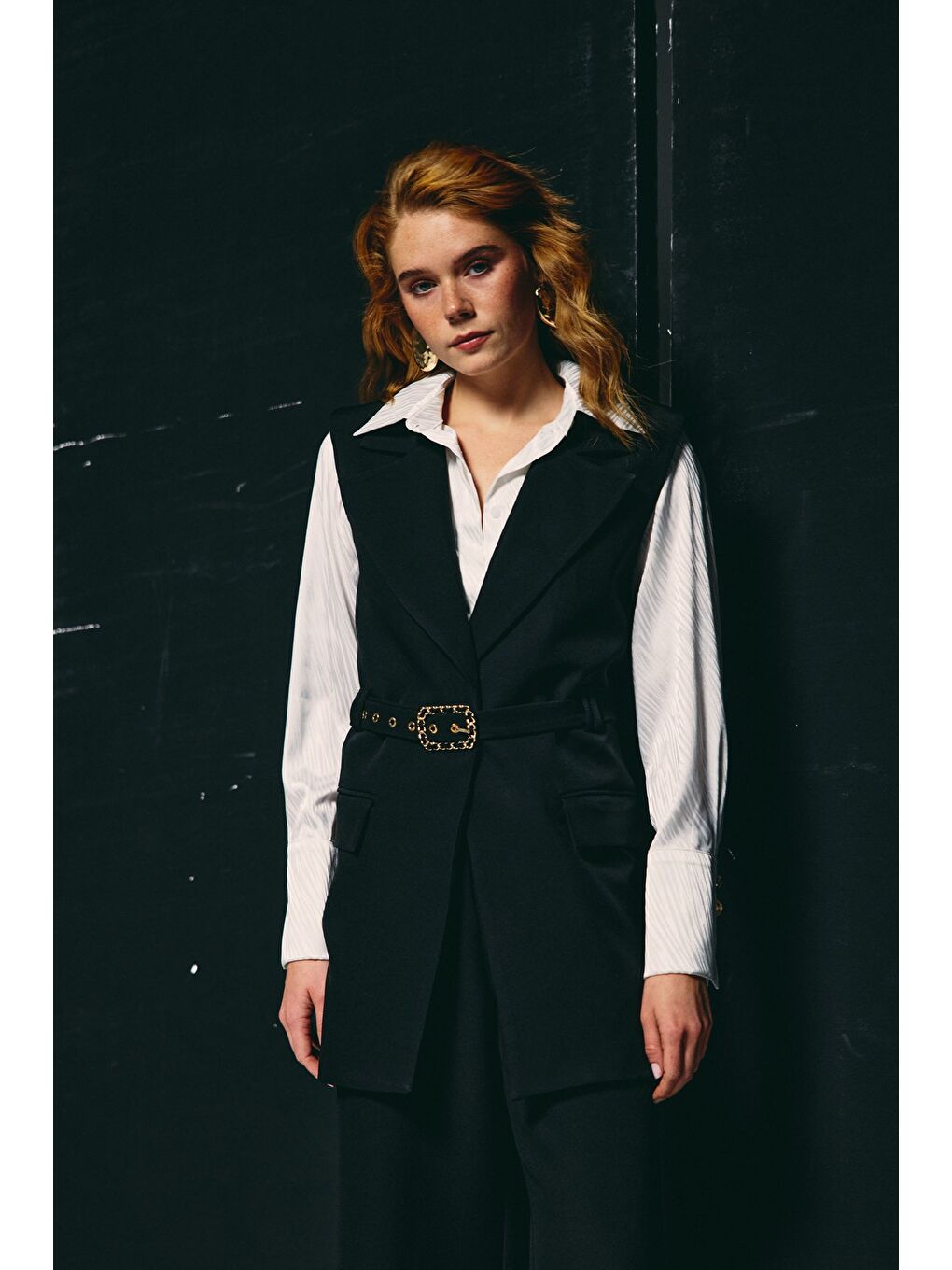 Kemer Detaylı Yelek - Siyah-4