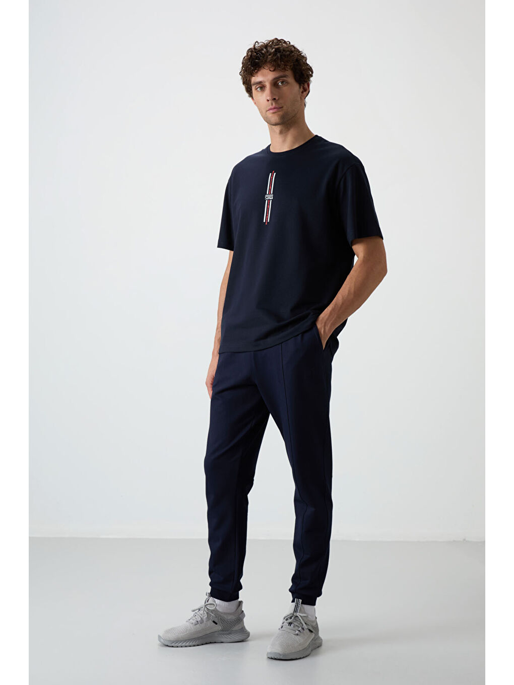 İndigo Pamuklu Yumuşak Dokulu Comfort Fit Nakışlı  Jogger - 82123-1