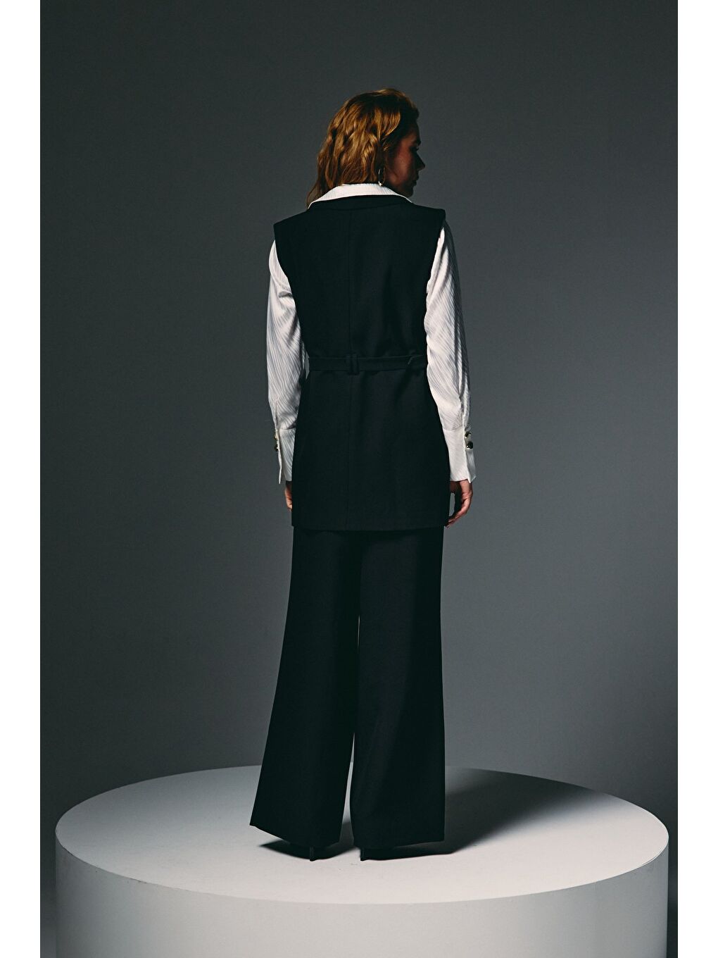 Kemer Detaylı Yelek - Siyah-6