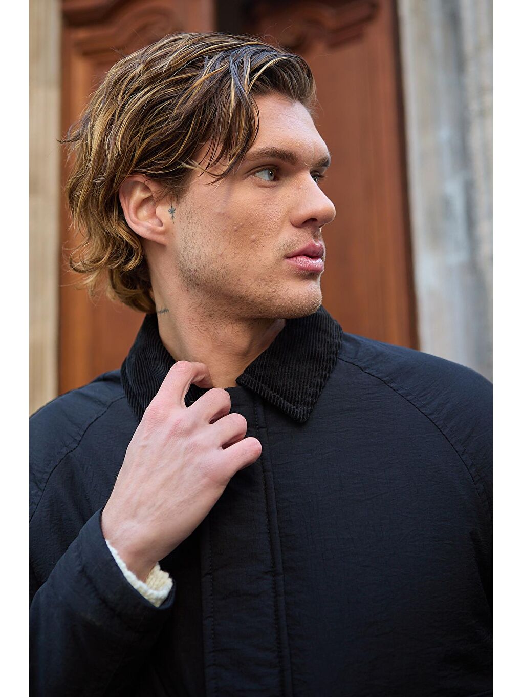 Kontrast Yakalı Su Geçirmez Kapitone Siyah Mont Mont-6