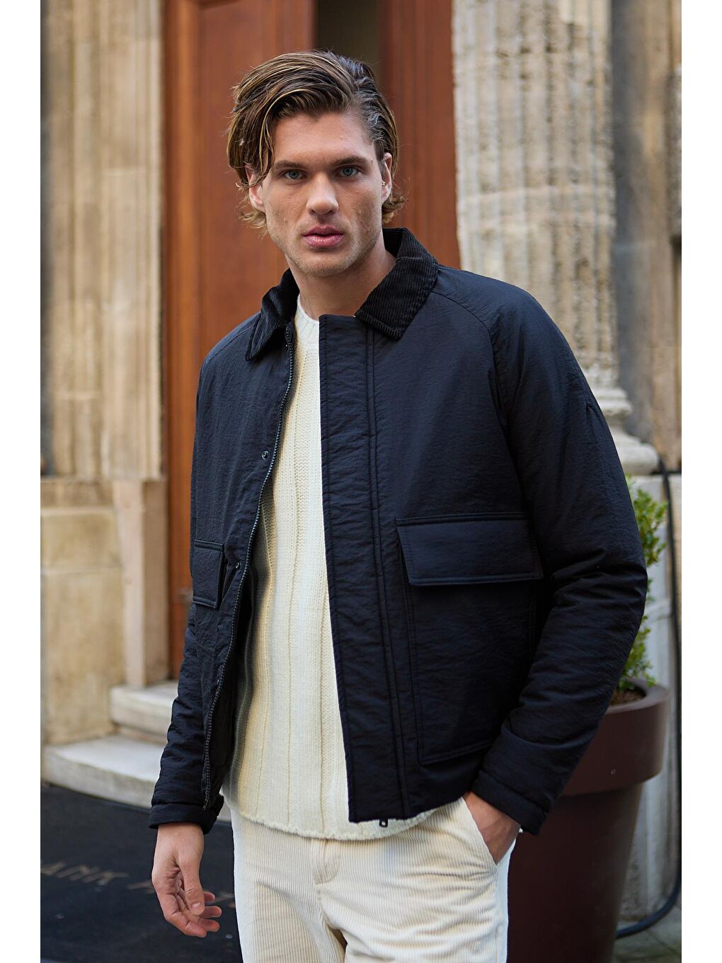 Kontrast Yakalı Su Geçirmez Kapitone Siyah Mont Mont-7