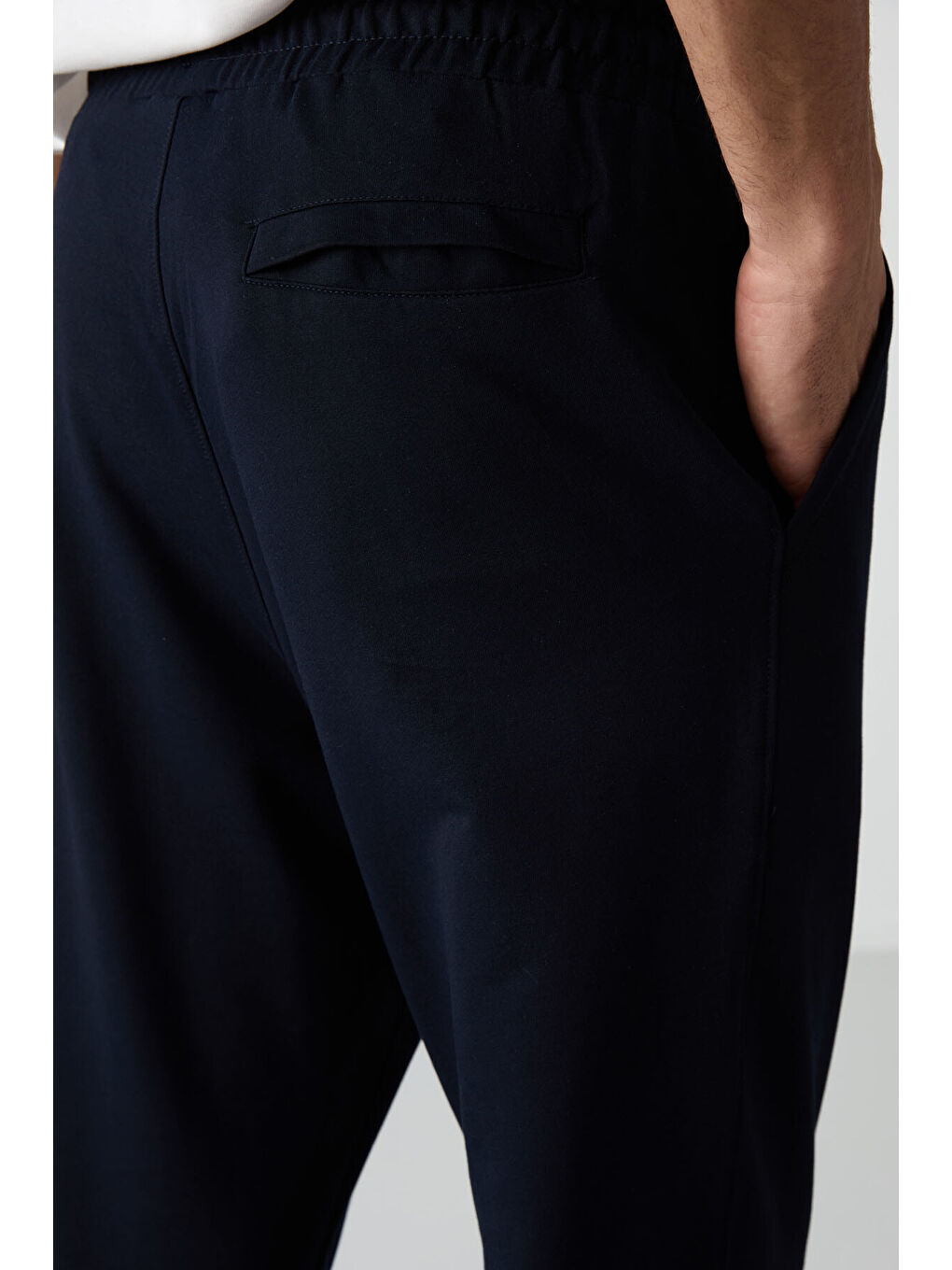 Lacivert Pamuklu Yumuşak Dokulu Comfort Fit Nakışlı  Jogger - 82123-4