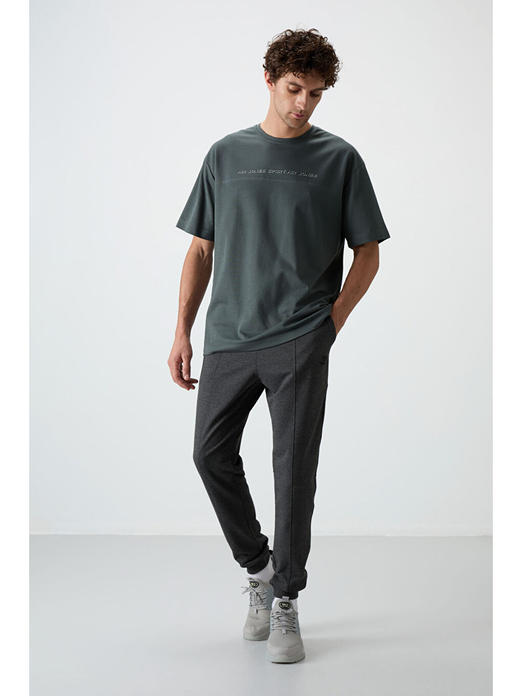 Antrasit Antrasıt Melanj Pamuklu Yumuşak Dokulu Comfort Fit Nakışlı  Jogger - 82123-2