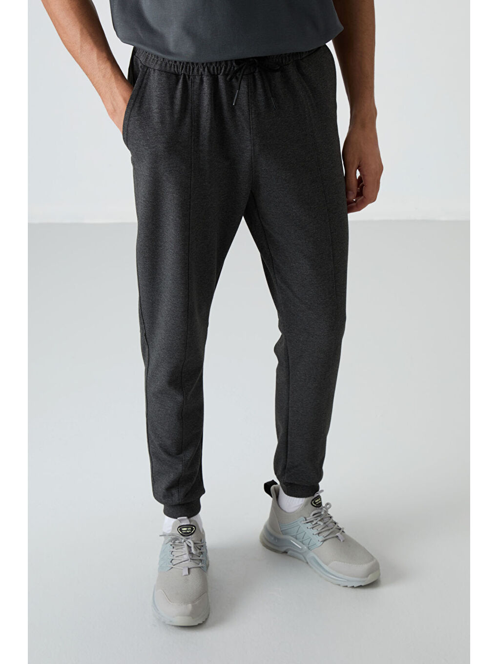 Antrasit Antrasıt Melanj Pamuklu Yumuşak Dokulu Comfort Fit Nakışlı  Jogger - 82123-6