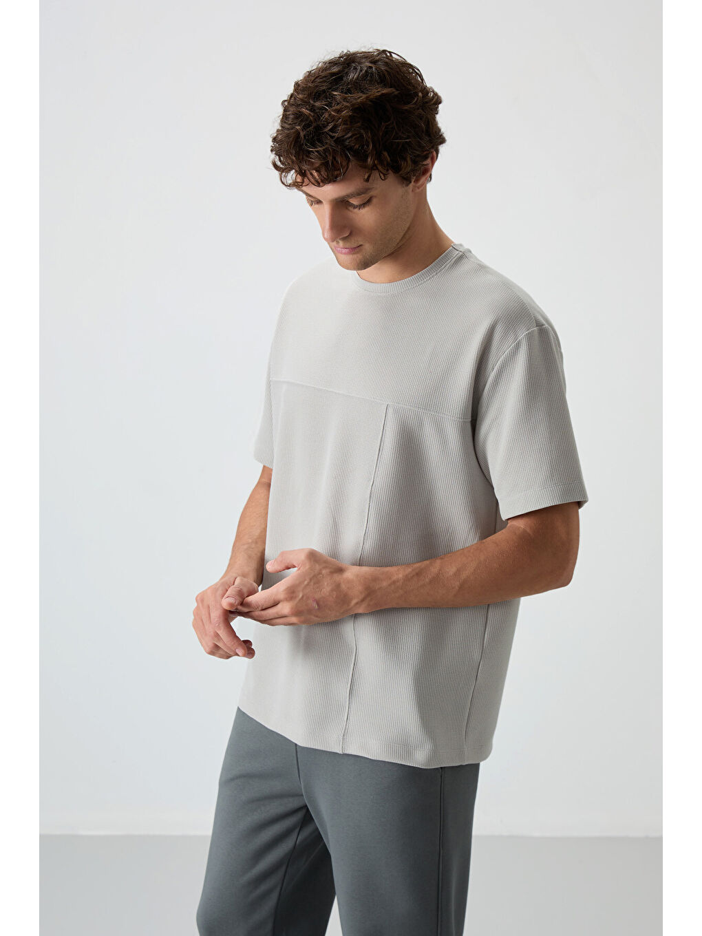 Bej Taş Waffle İnterlok Yüzeyi Dokulu  Fit Basic Erkek Tişört - 88380-3