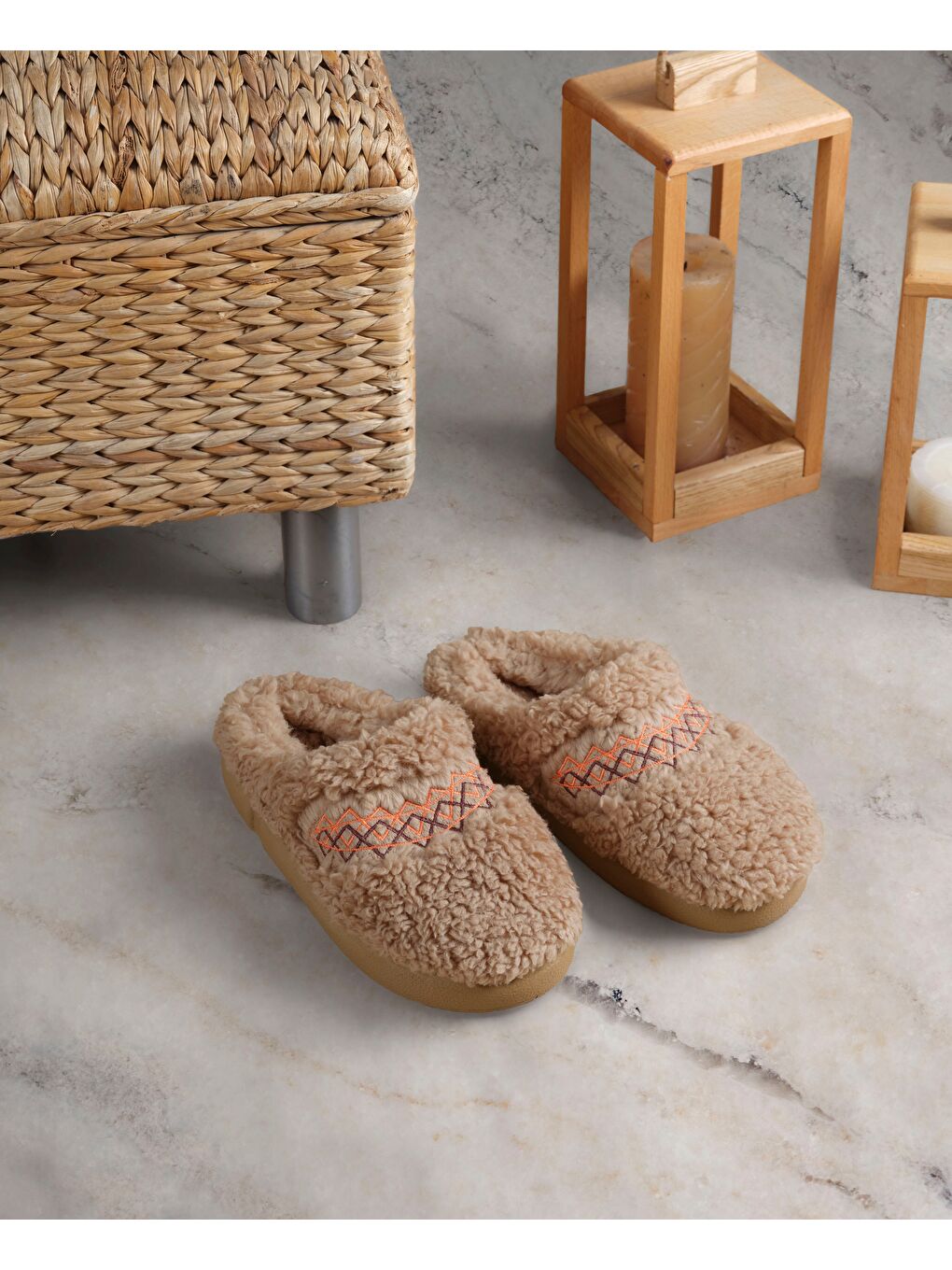 Kahverengi Kadın Nakışlı Ev Terliği - DARREL-3