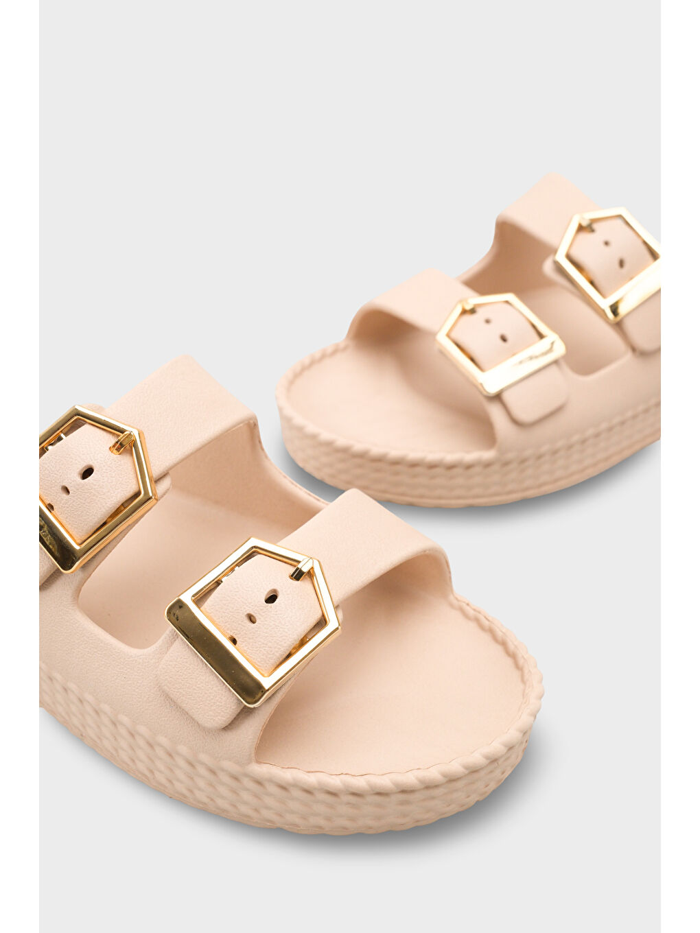 Bej Jolyn Eva Çift Tokalı Kadın Terlik-3