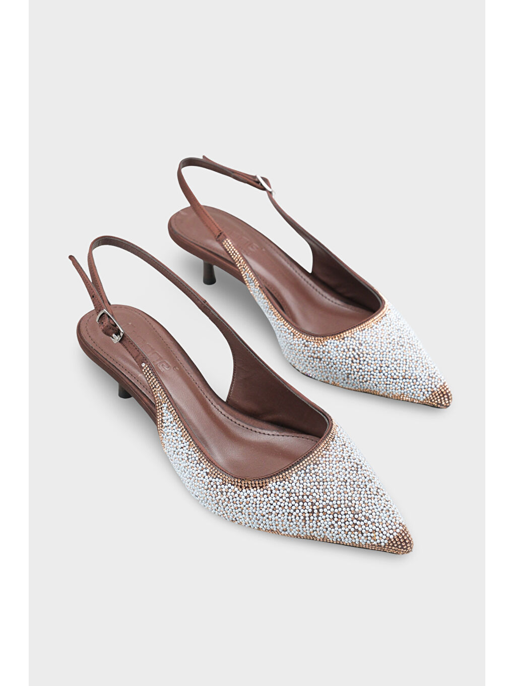 Kahverengi Denyse Komple Taşlı Sivri Burunlu Saten Arkası Bantlı Kadın Ayakkabı-1