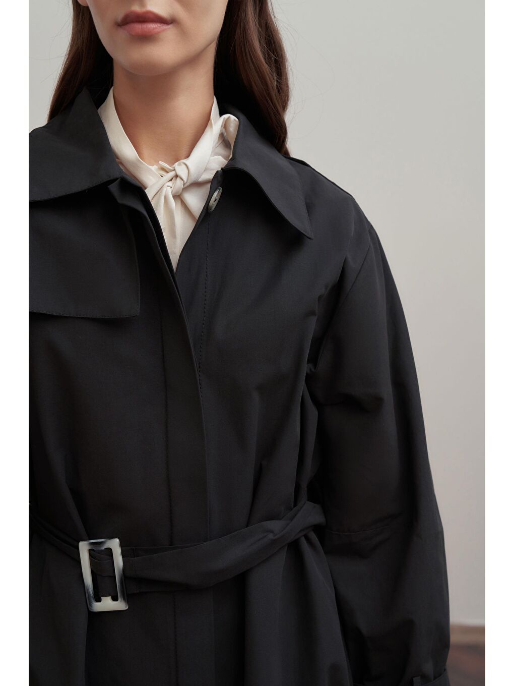 Siyah-Kemerli Cepli Rüzgarlıklı Trençkot-4