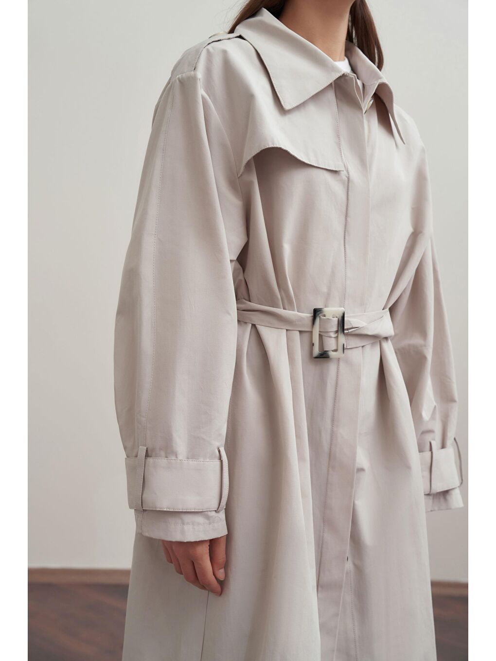 Bej Taş-Kemerli Cepli Rüzgarlıklı Trençkot-5
