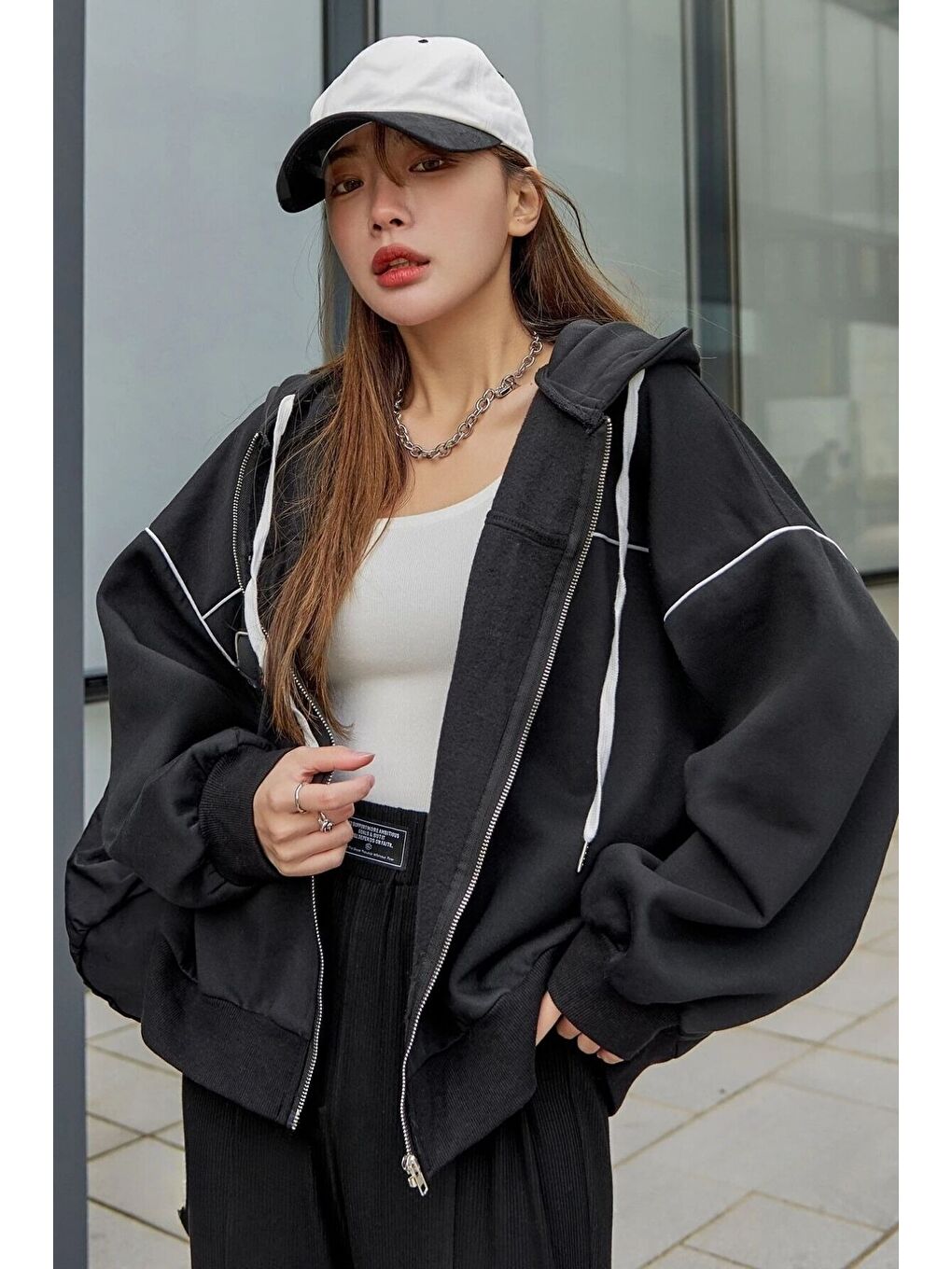 Kadın Siyah Biye Detay Kapüşonlu Hırka