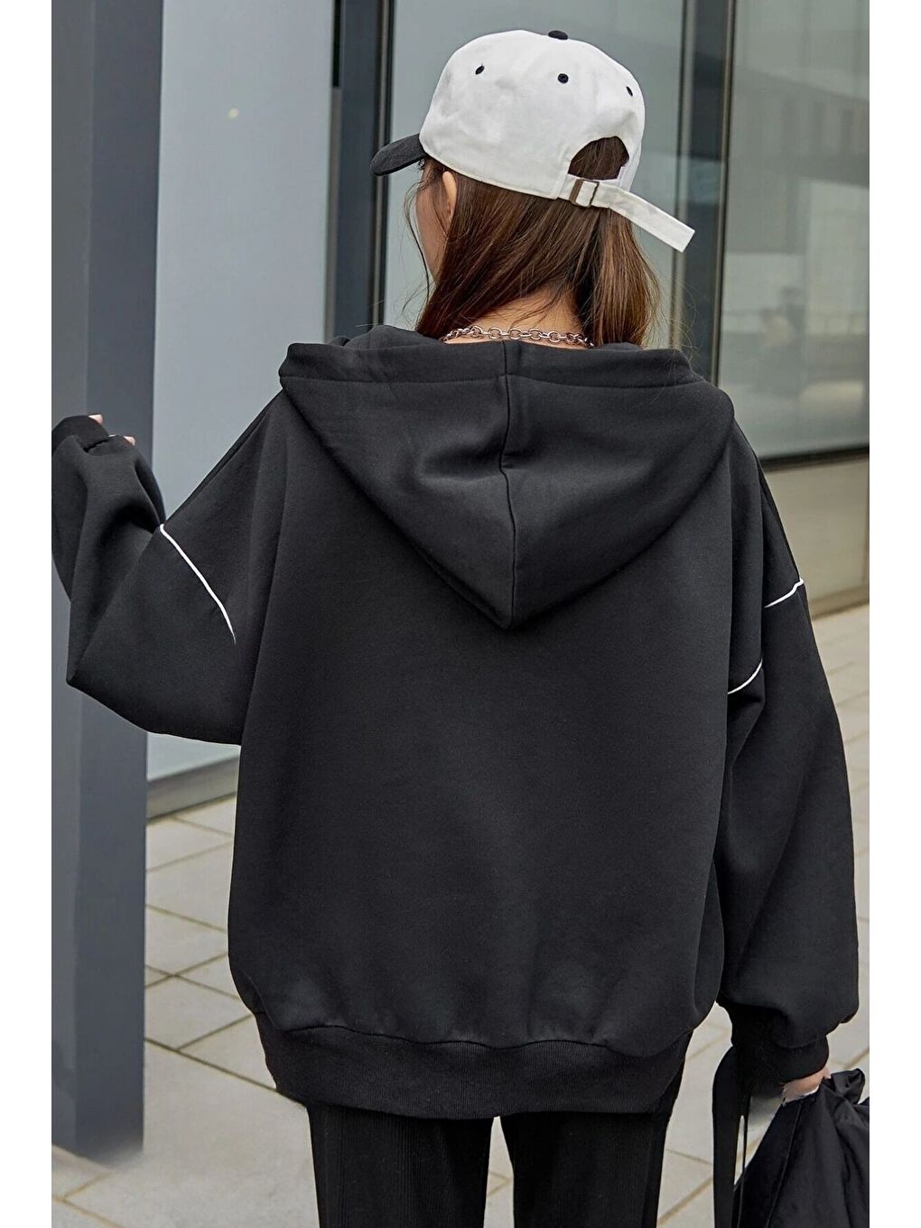 Kadın Siyah Biye Detay Kapüşonlu Hırka-7