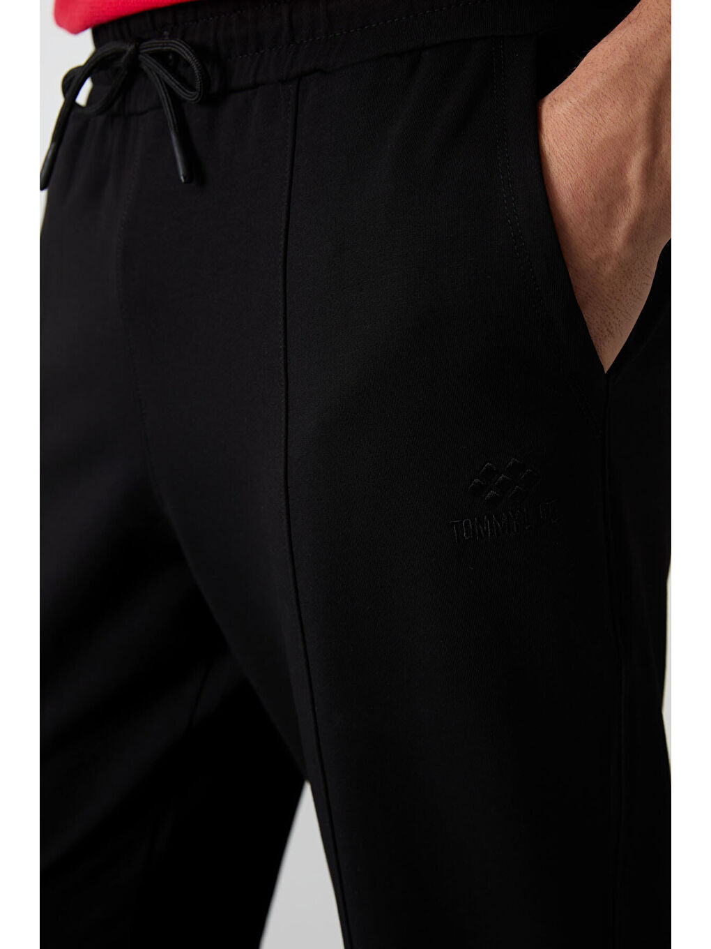 Siyah Pamuklu Yumuşak Dokulu Comfort Fit Nakışlı  Jogger - 82123-2