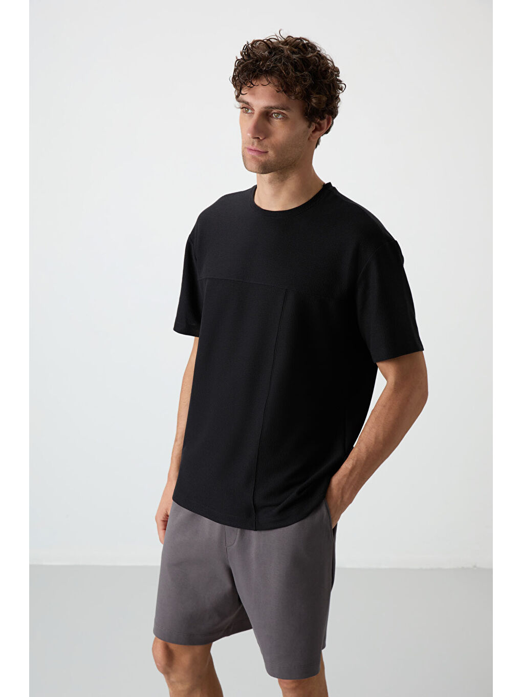 Siyah Waffle İnterlok Yüzeyi Dokulu  Fit Basic Erkek Tişört - 88380-3