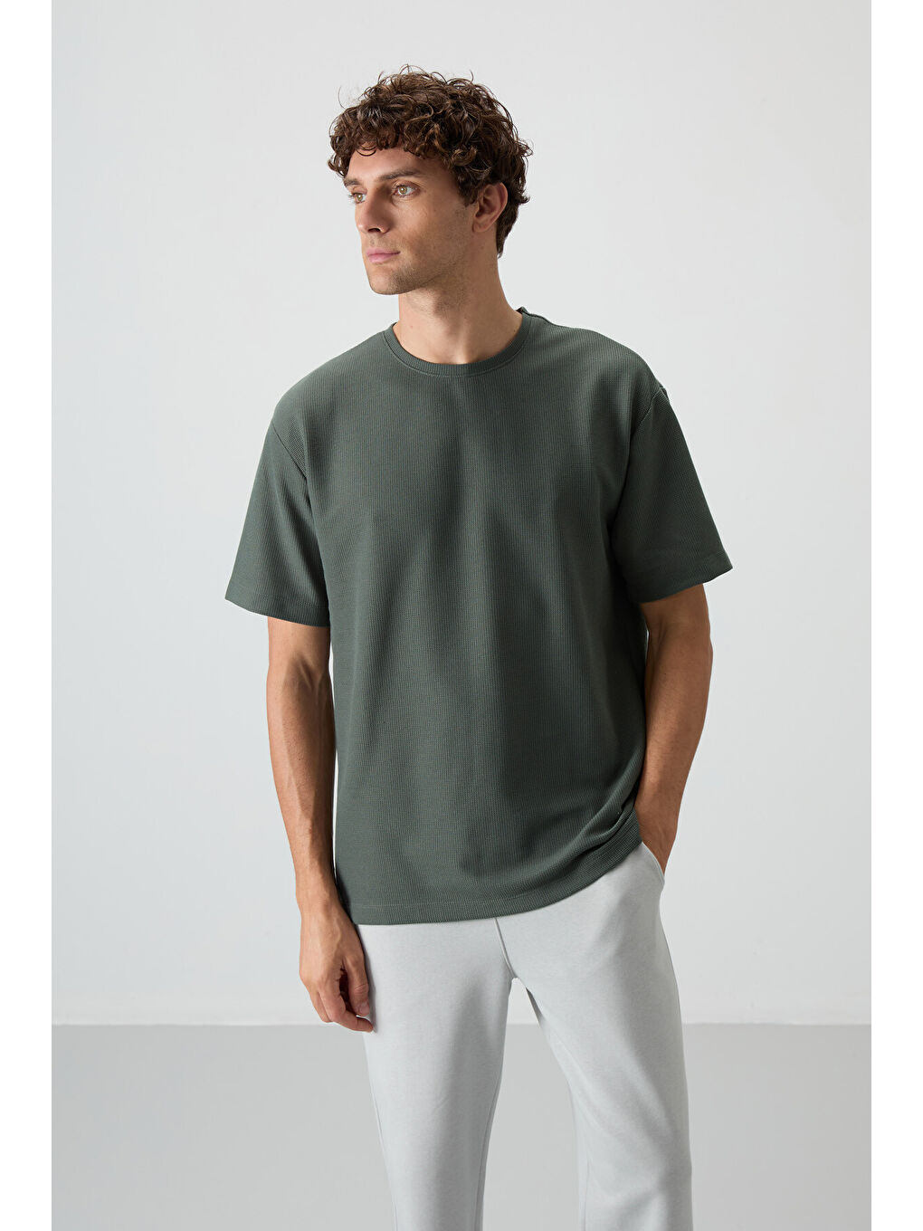 Haki Waffle İnterlok Yüzeyi Dokulu  Fit Basic Erkek Tişört-3