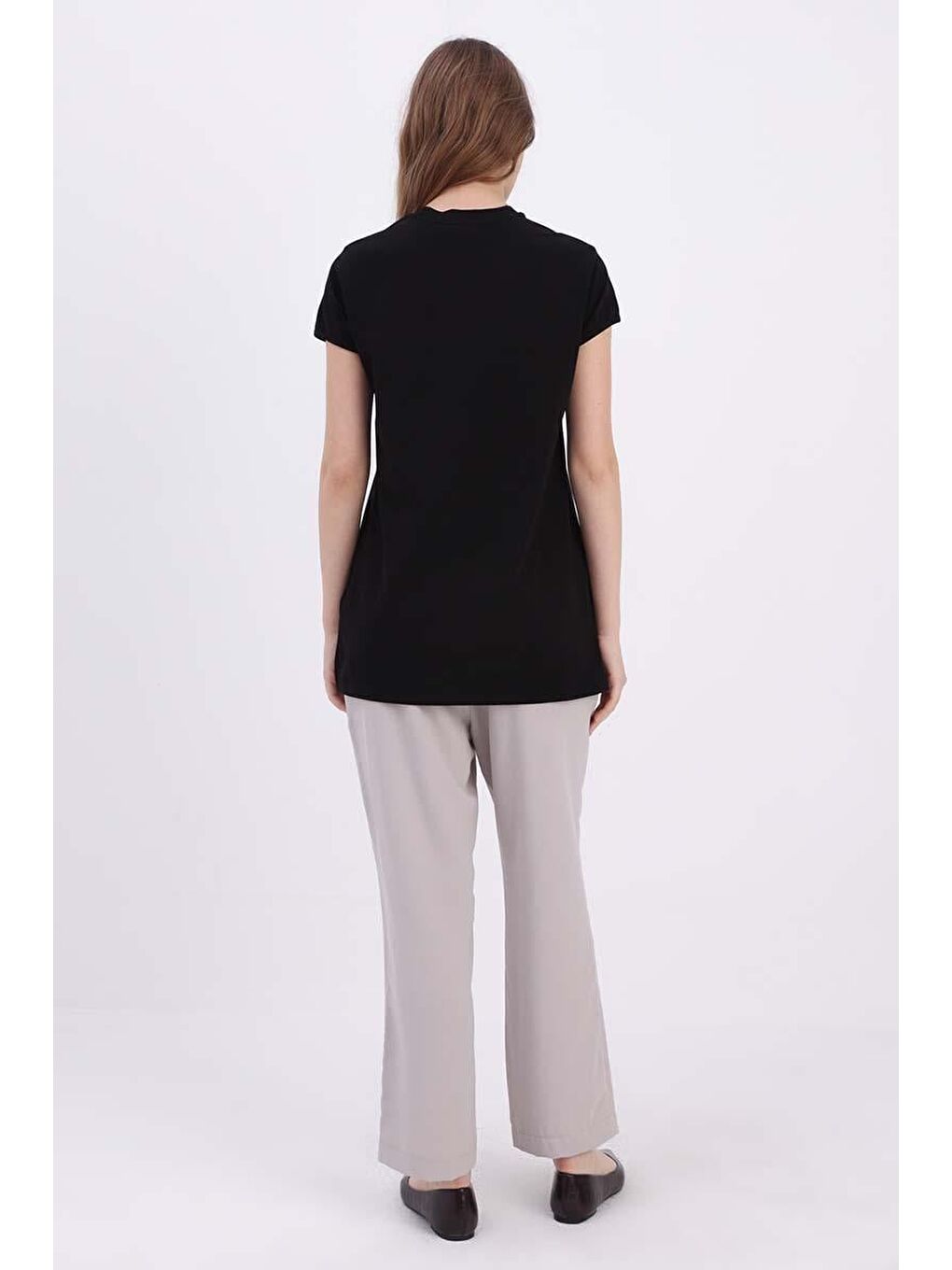 Siyah Pamuklu Püskül Detaylı Kısa Kollu Tişört-2