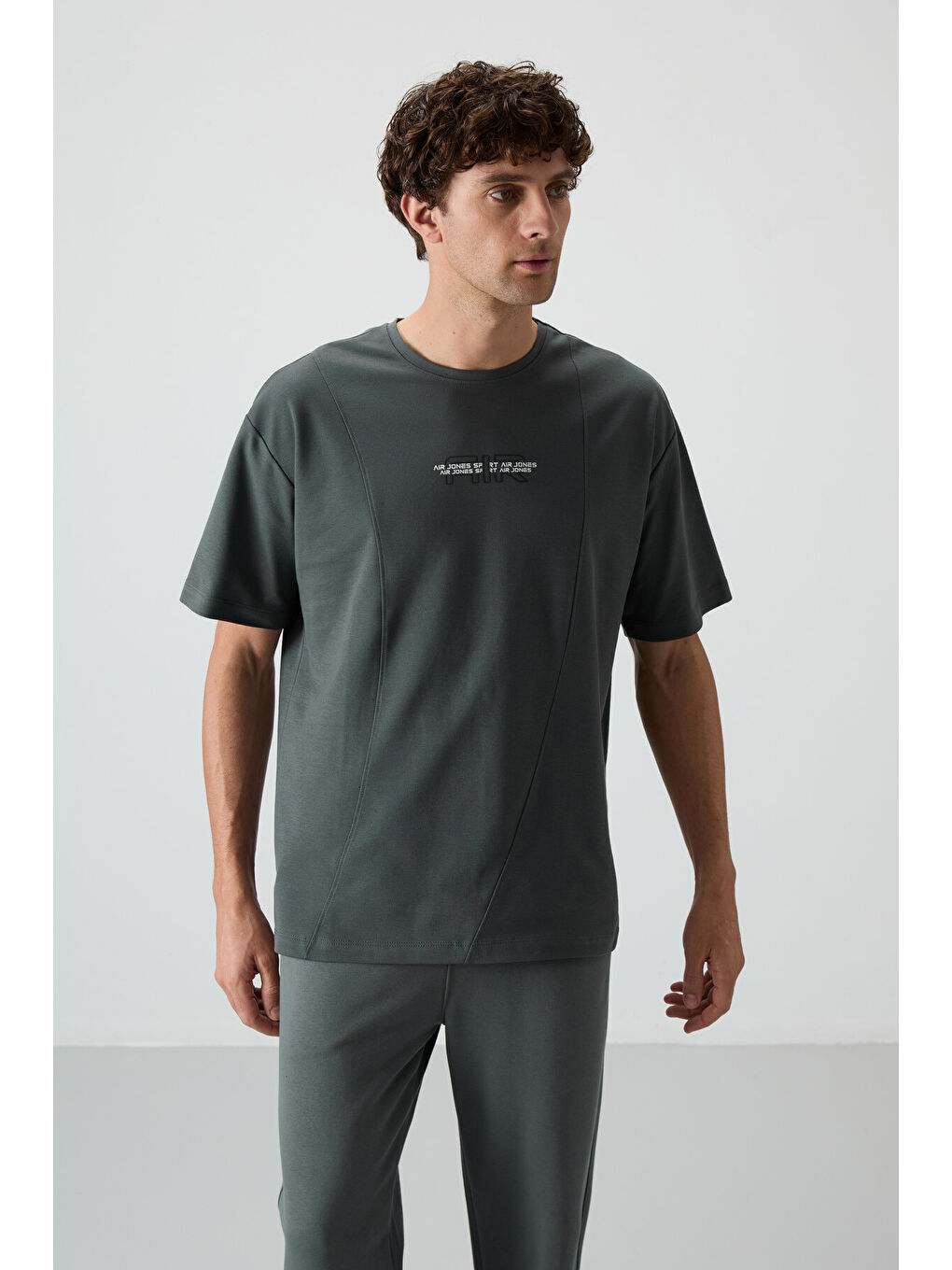 Haki Pamuklu Kalın Yüzeyi Dokulu  Fit  Baskılı Erkek Tişört - 88372-3