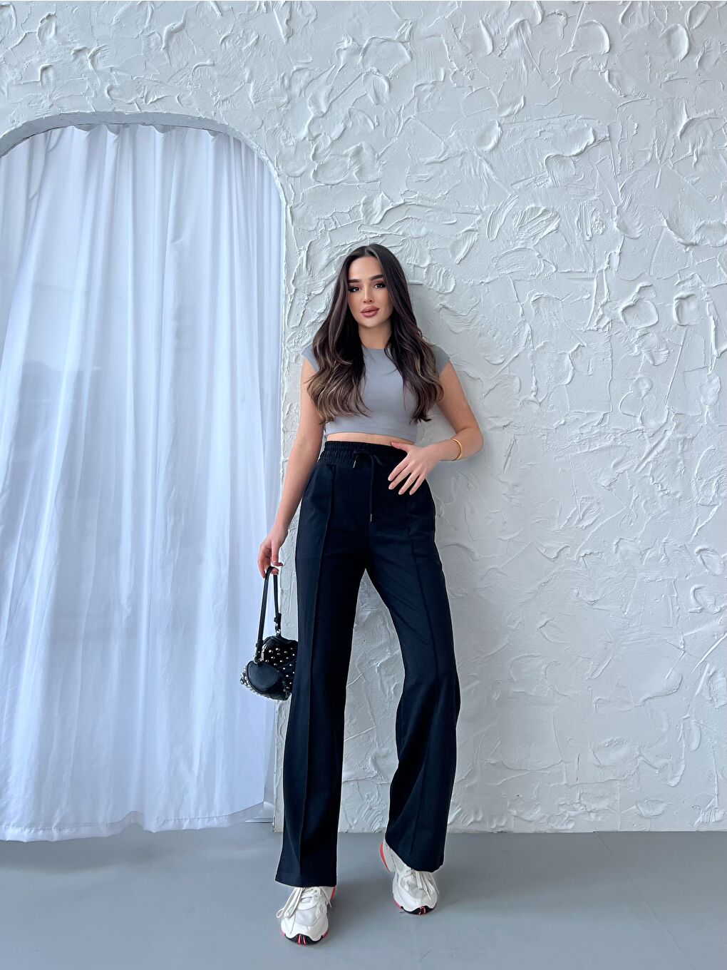 Kadın Mevsimlik Salaş Geniş Paça Yüksek Bel Siyah Eşofman Altı-3